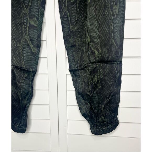 Olivaceous Snake Print Dress Style Joggers Size Medium NWT - Picture 4 of 5